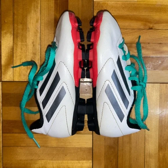 Youth Soccer Cleats with Teal Laces - Picture 6 of 8